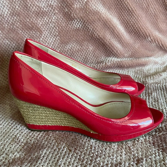 AUTHENTIC PRADA Red Patent Leather Peep Toe Espadrille Wedge Pumps Sz 36 US 6 - Picture 2 of 12